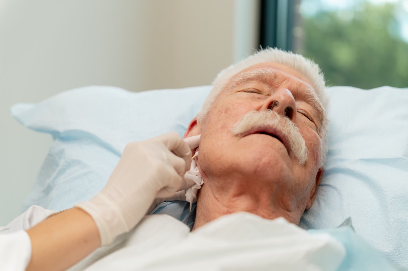 Dr. Wilson performing Mohs surgery